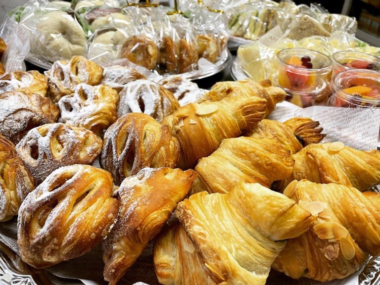 定期的にご注文いただいている海外企業様のオフィスへ、朝食オードブルをお届けしました