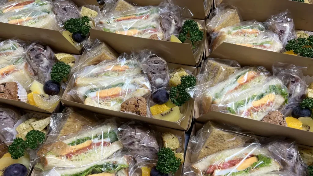 藤沢市内の工場へお届けした食事条件別のBOX