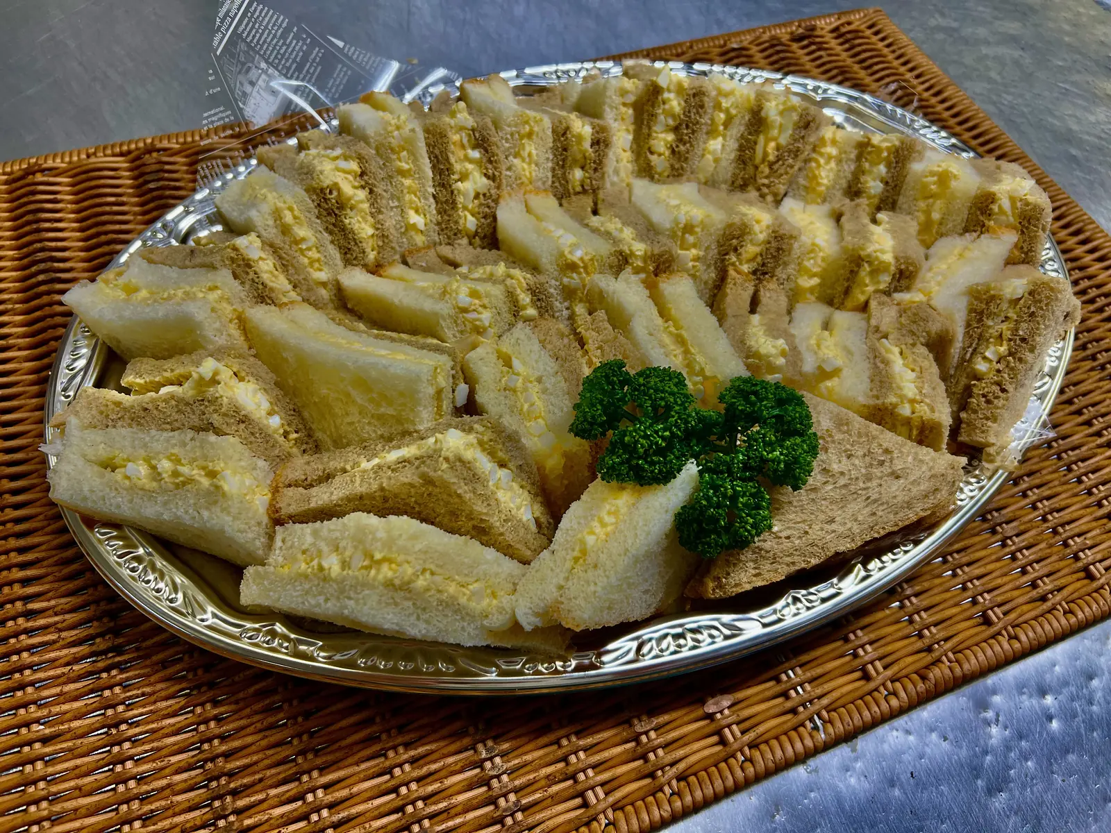 卵サンドの大皿