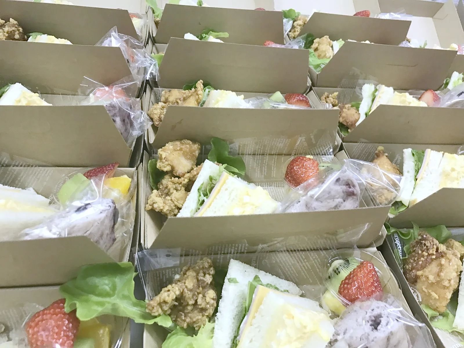 詰め終えたBOXの並び